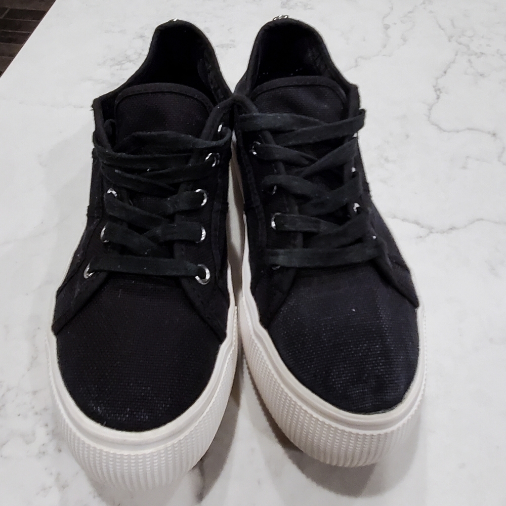 Steve Madden Emmi Platform sneakers size 9.5